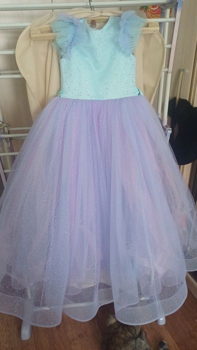 Продам платье на девочку!