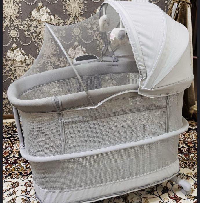 Люлька электронная, превращается в манеж.