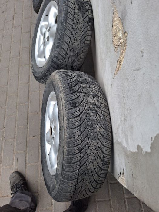 De Vânzare : jante aluminiu Land Rover freelander , cu cauciucuri de iarnă 215/65/R16