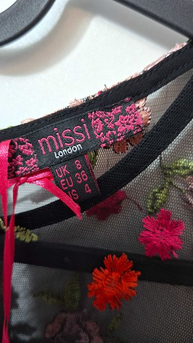 Ликвидация. Missi London  с флорална бродерия и прозрачни ръкави