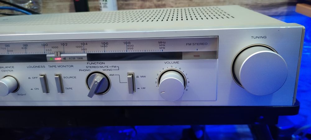 Усилвател Hitachi SR-2000L