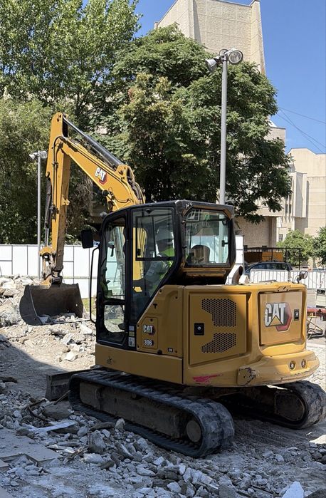 Excavator catelpilar