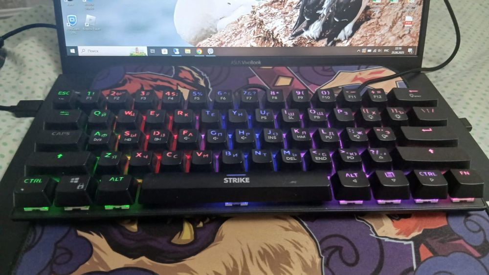 Продам клавиатуру