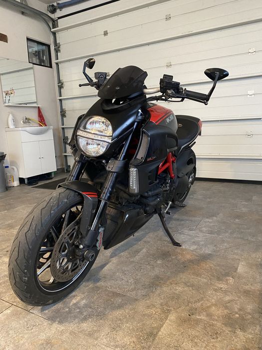 Ducati diavel se vinde