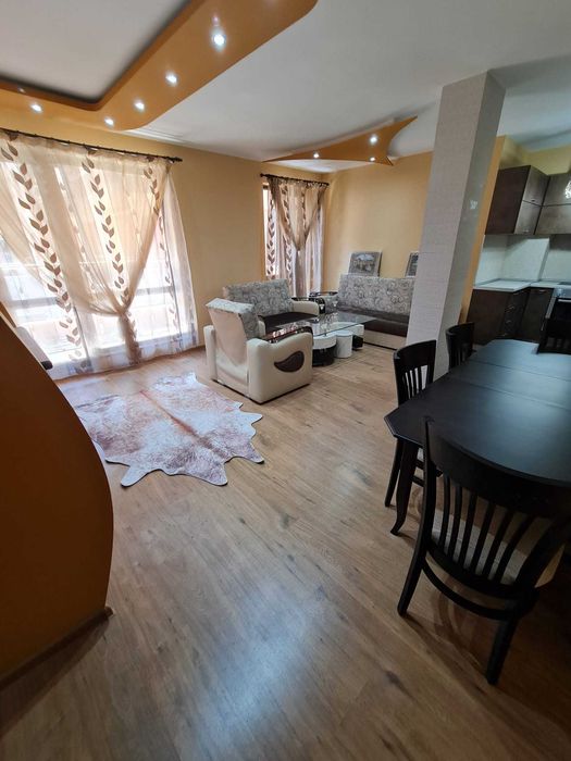 Дава се под наем Тристаен апартамент в Пловдив, Христо Смирненски - 117 кв.м за 568.14 € - Снимка #2