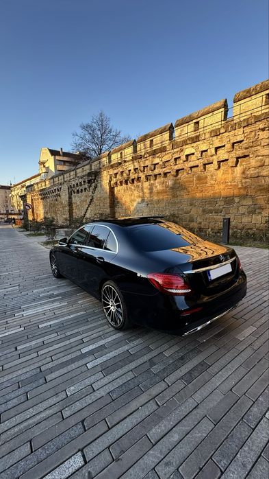 Mercedes E220 / AMG Paket / Panoramic / Multibeam