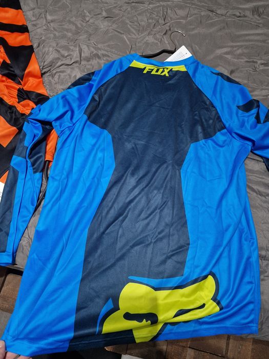 Чисто нови блузи FOX