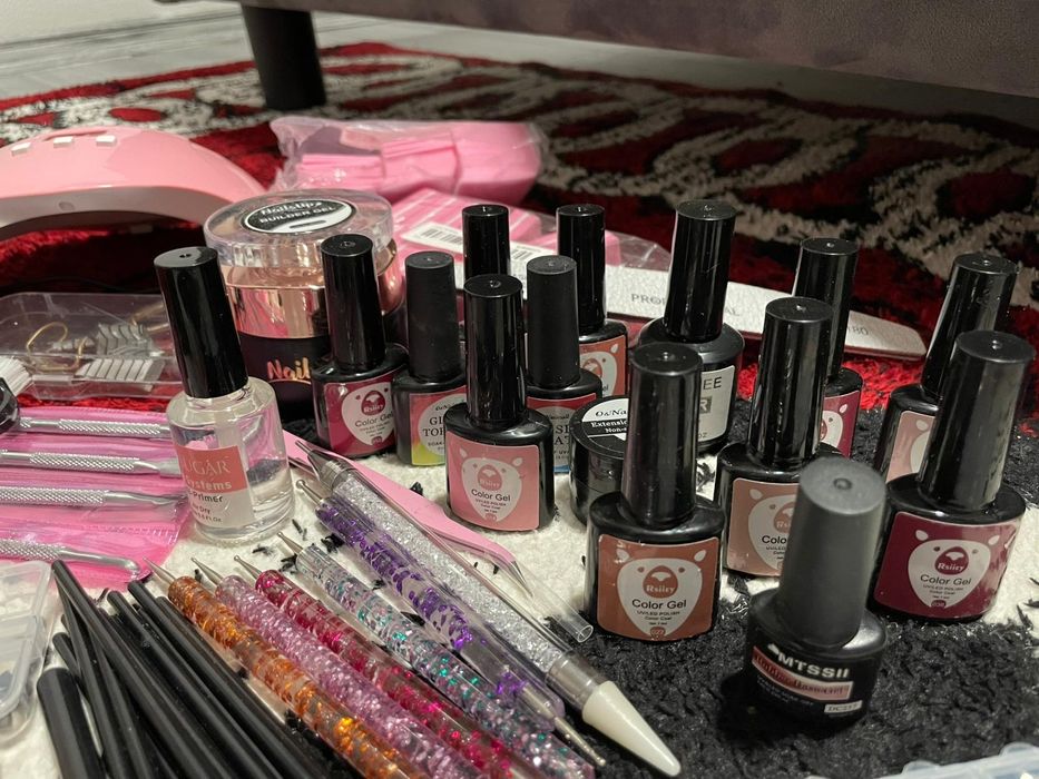 Produse pentru unghii