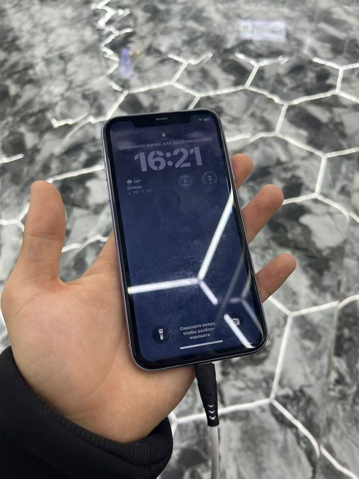 Айфон 11 128 гиг 74акб