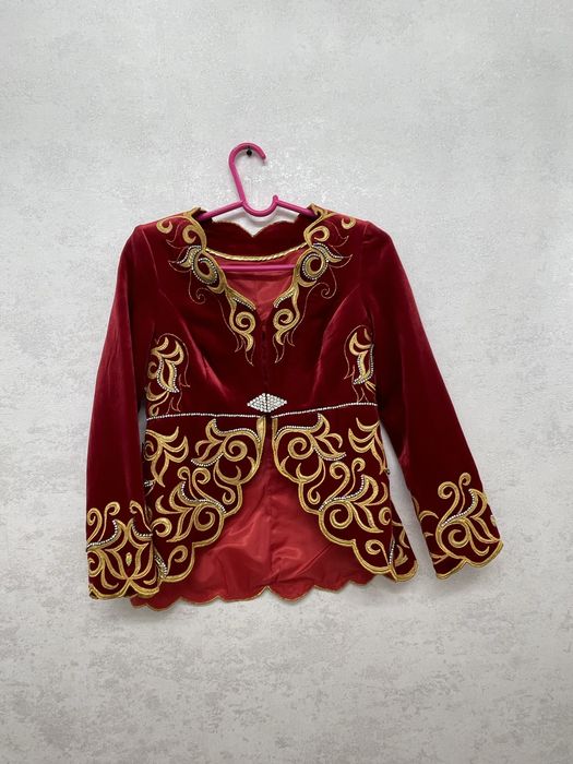 Костюм национальный