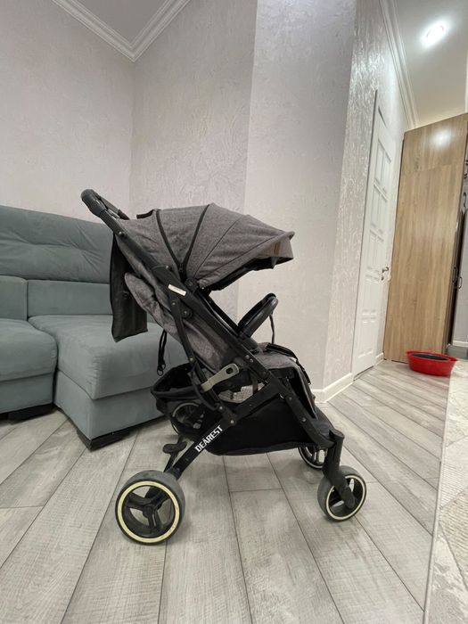 Продается коляска в отличном состаяний