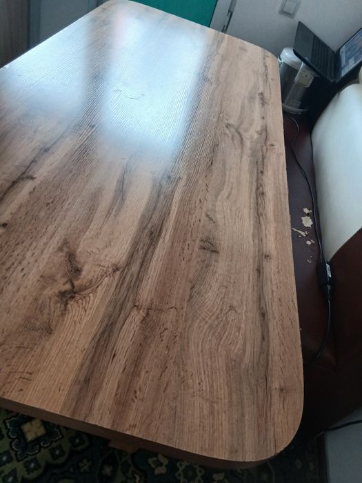 Продам стол состояние среднее
