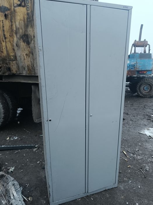 Продам железный шкаф