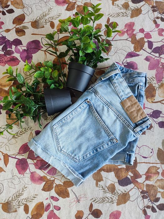 Къси гащи с висока талия