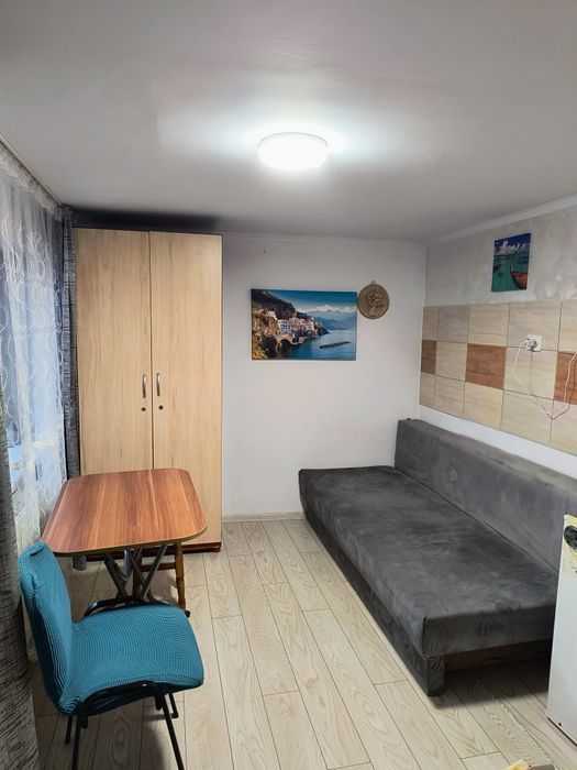 Garsonieră de închiriat Galata la casă la 200 de metri de Pizzeria Rospeto