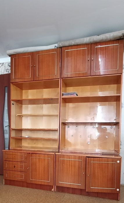 Отдам даром  кровать и шкафы