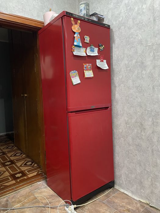 Холодильник продам срочно