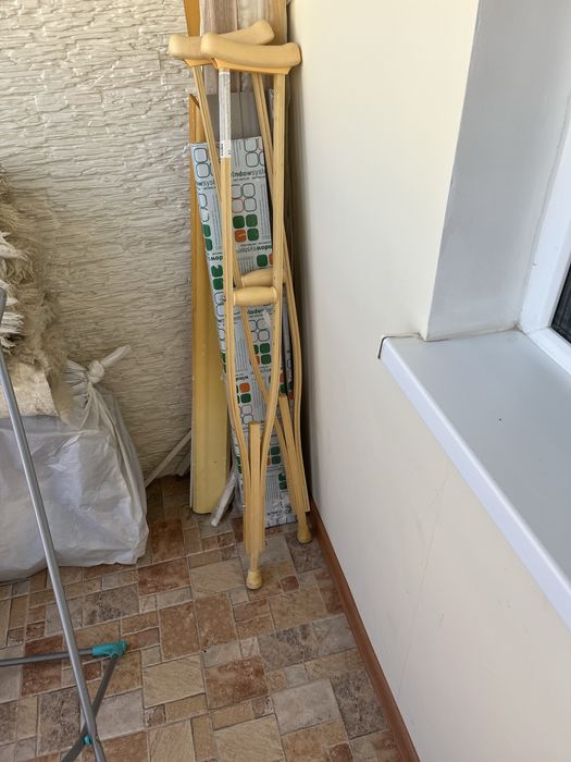 Продам костыли из дерева!