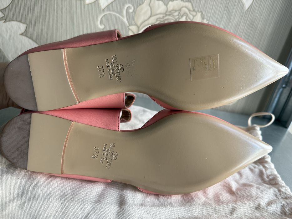 Valentino rockstud розови кожени обувки чисто нови 37,5