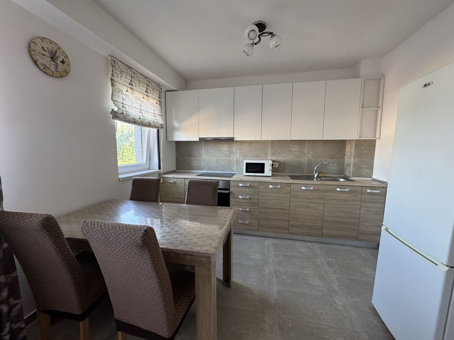 Inchiriez apt. 2 camere, 350 euro.