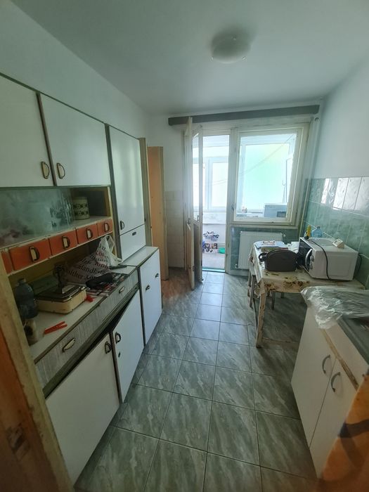 Vind 3camere decomandate mazepa 1 etaj  2