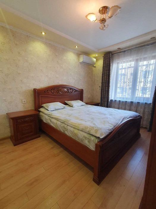 СДАЕТСЯ 3х комнатная квартира ЦЕНТР ПАРК БОБУРА с Детской Евроремонт