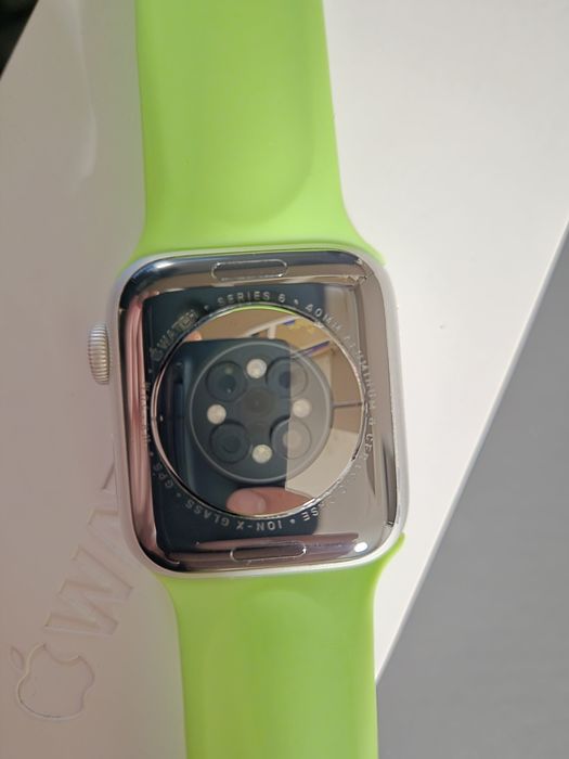 Продам Apple Watch 6 40mm