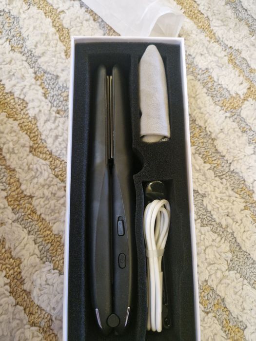 Vând placa de îndreptat parul