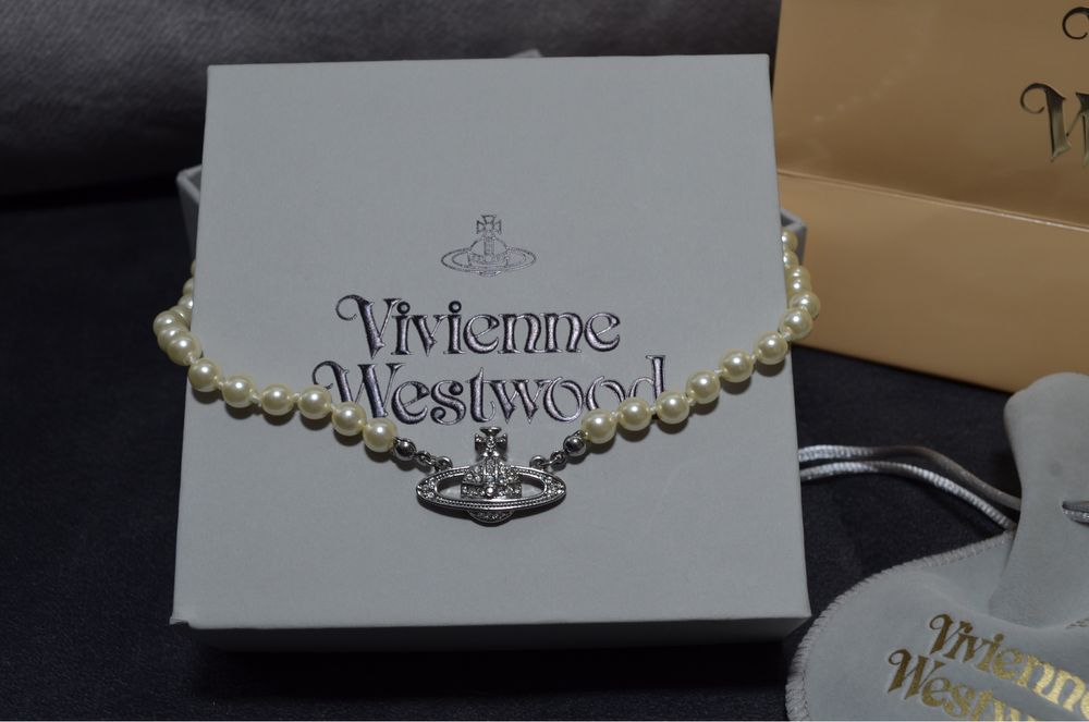 Vivienne Westwood Relief Pearls & Swarovski колие