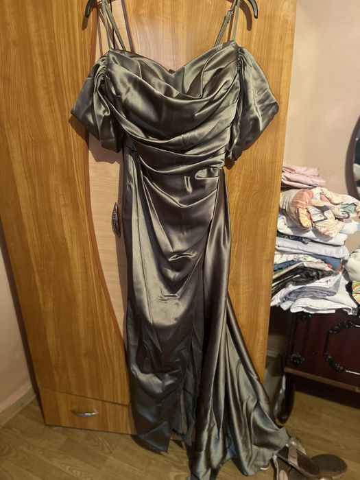 Rochie elegantă satin verde măsliniu( banchet, petrecere)