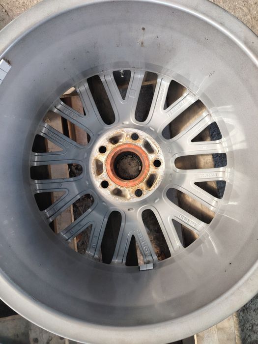 Топ състояние Borbet 17-5x112 ET43 7.5j Volkswagen Passat B8