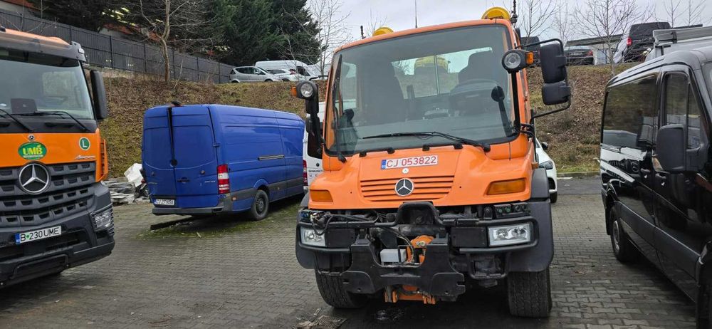 Autospeciala Unimog U400