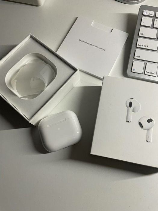 Airpods pro , Airpods 3 , Airpods 2.2 lux,Dubai