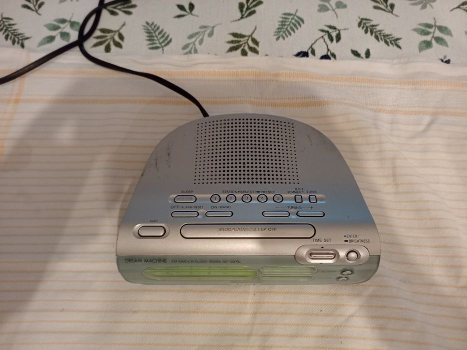 Radio ceas Sony s