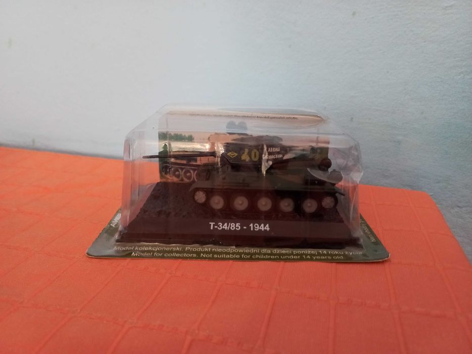 Modele miniatura 1:72- tematica "Vehicule Militare"