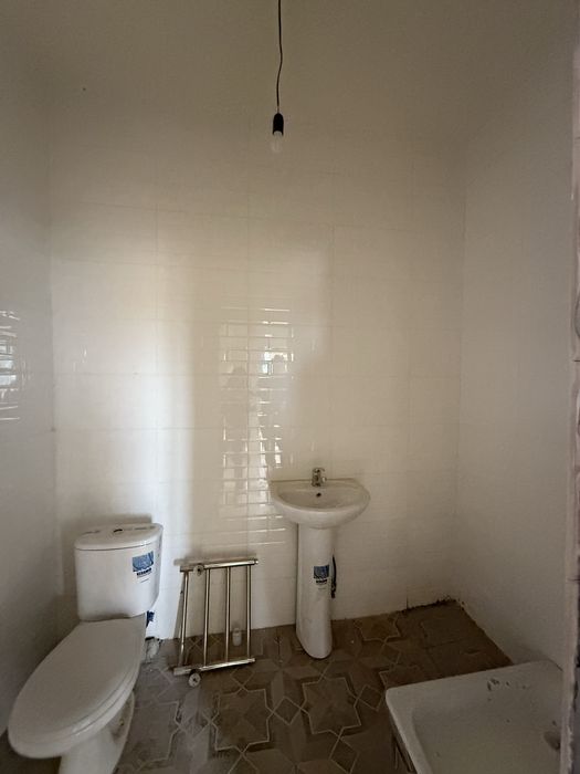 Чирчик шахар 2 микро район Янги Узбекистон 2х Нархи 30.000$ Наличка