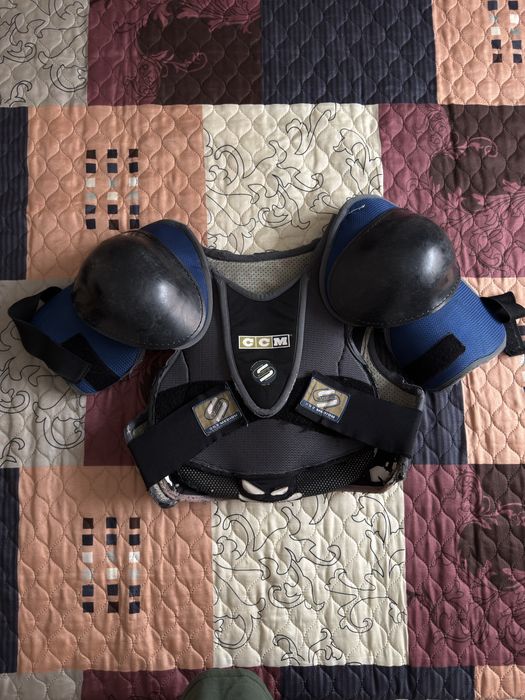 Продам хоккейную форму