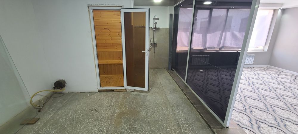 Уй сотилади 2хонали 77кв+130 кв(мансарт)