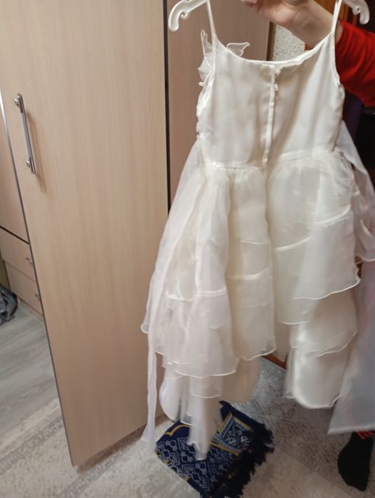 Продам платья срочно
