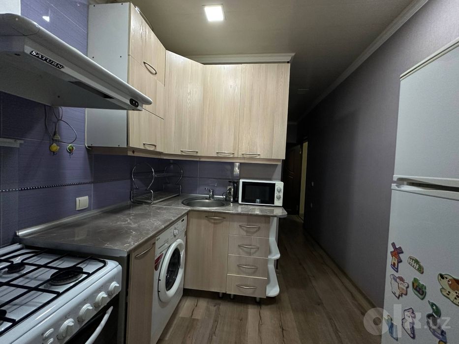 Продается своя 1 комн.кв. переделанная в 2х комн. в кирпичном доме, Яш