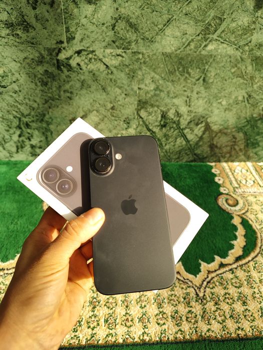 Продам Айфон 16 на 128 гб