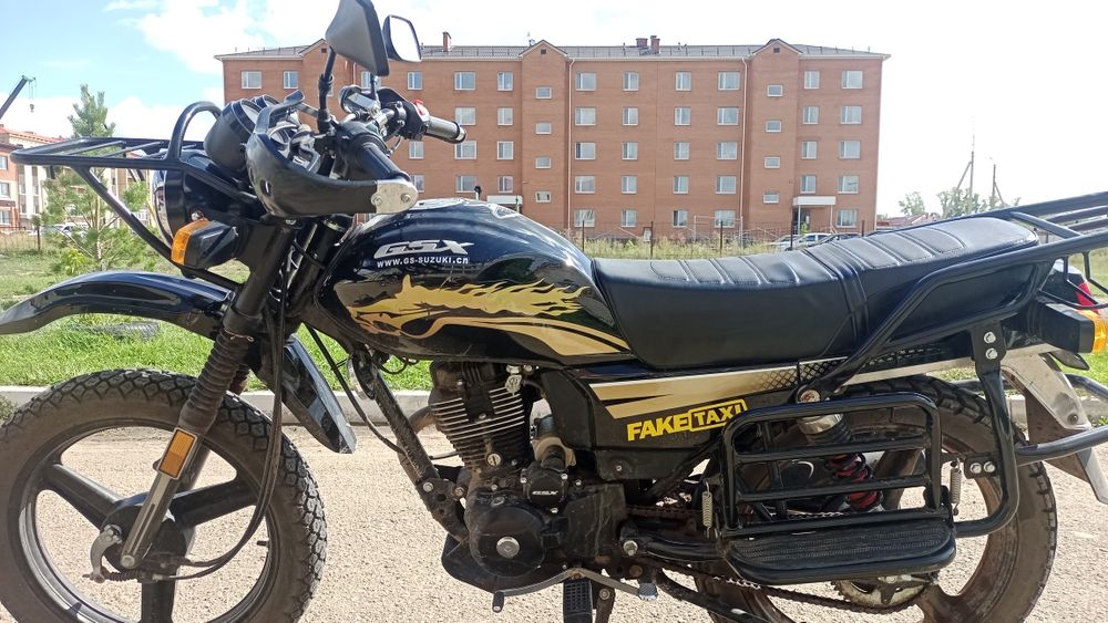 Мотоцикл GSX200.