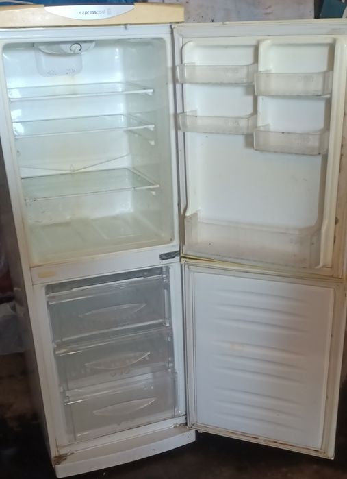 Холодильник "LG" продам.