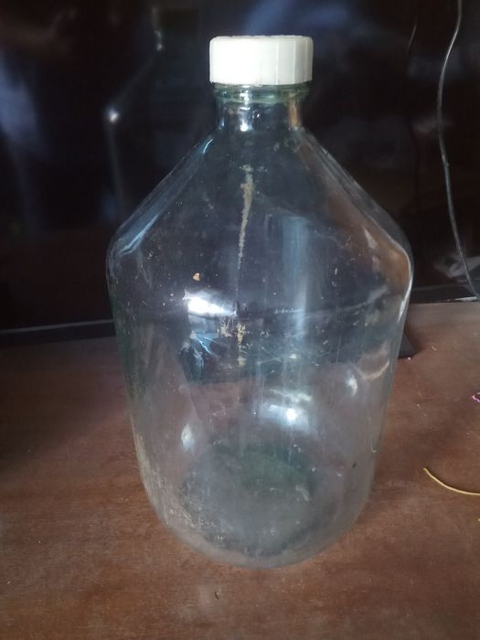 Продам бутыль стеклянная бу
