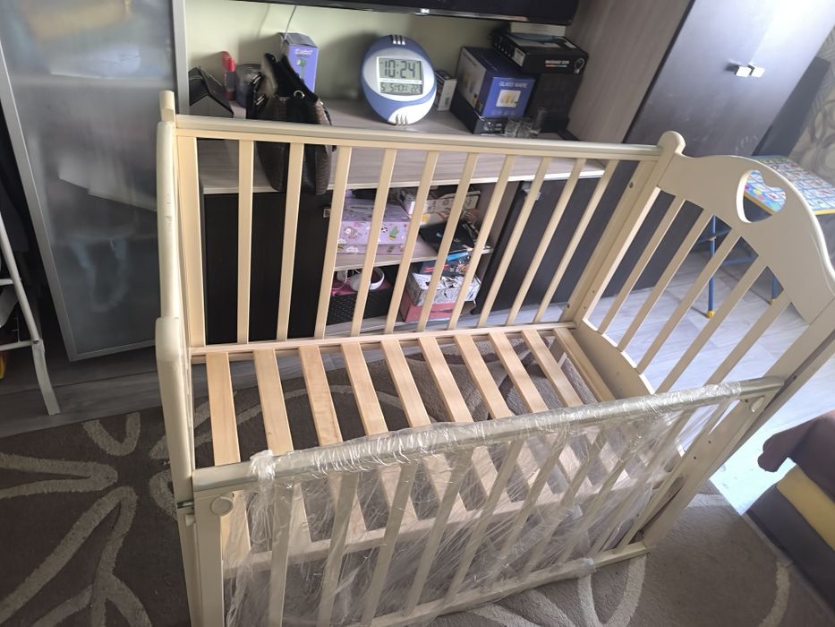 Кроватка детская с матрасом