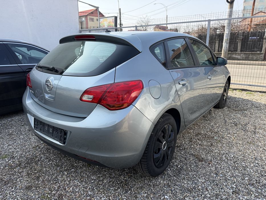 Opel Astra j 1,4 2012