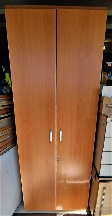 Офис шкафове - Двукрили гардероби за документи с рафтове  6 бр. череша