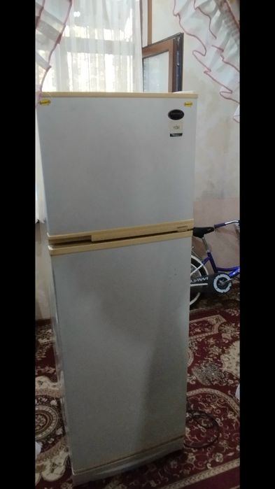 Холодильник бытовой