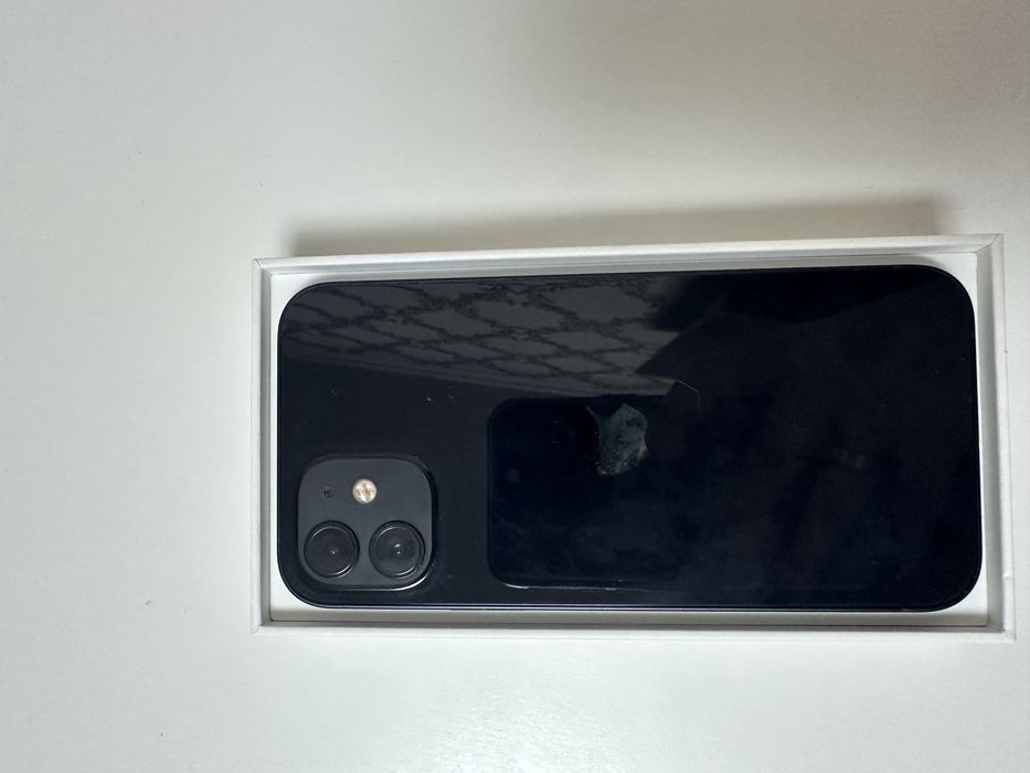 Продам айфон 12 в идеальном состоянии