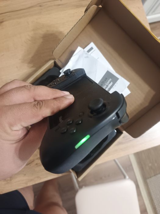 Игровой джойстик на смартфон